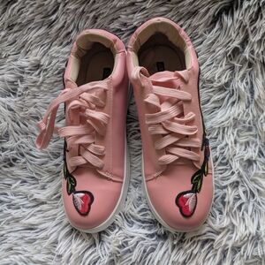 Chase + Chloe Pink Embroidery Heart & Floral Lace-Up Sneakers